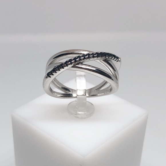 Jewelry - Sterling silver geometric ring
